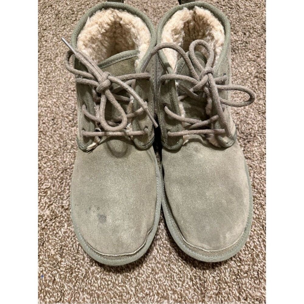 UGG Mens size 12 Olive Green Suede Lace-Up Boots with Shearling